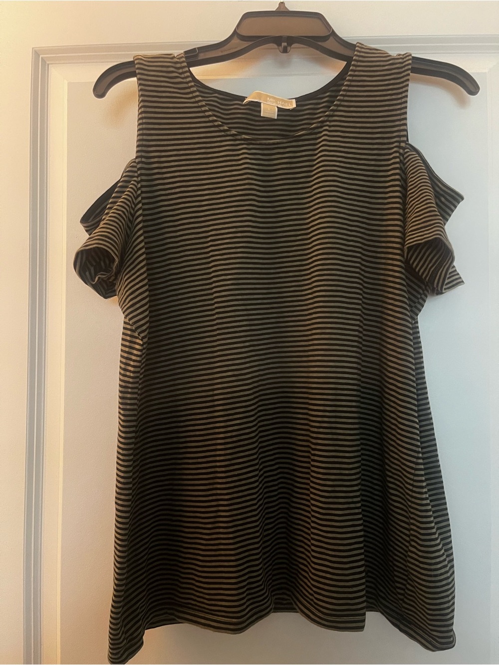 Set of 2 Michael Kors cold shoulder shirts Size Large - Picture 4 of 7